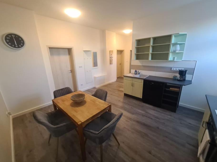 Apartament Suite 3 Bernburg Buitenkant foto